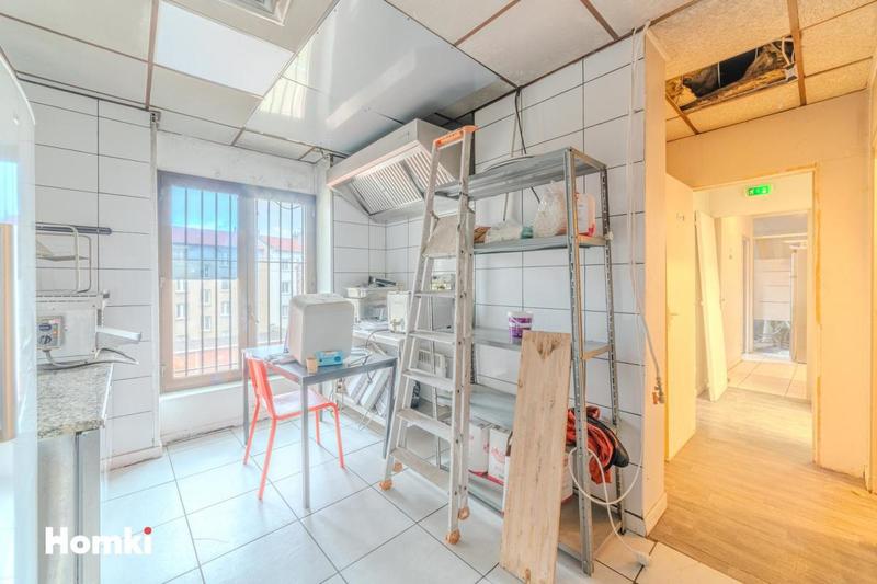 Local commercial - 130 m² - 5 pièces