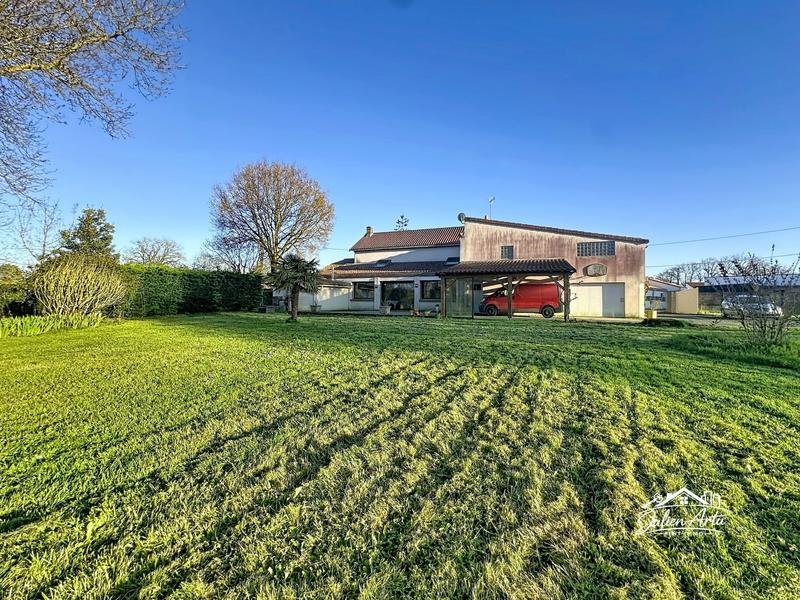 Maison - 200 m² - 6 pièces