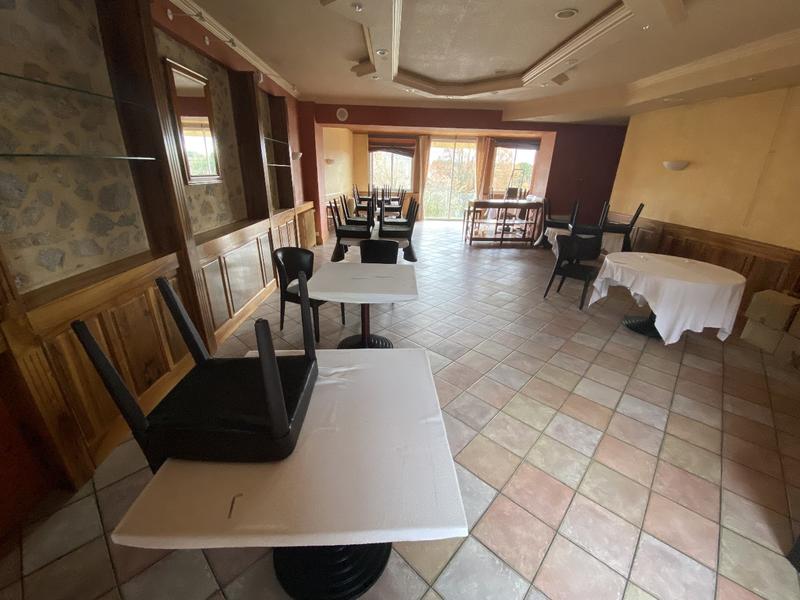 Propriété - 900 m² - 21 pièces