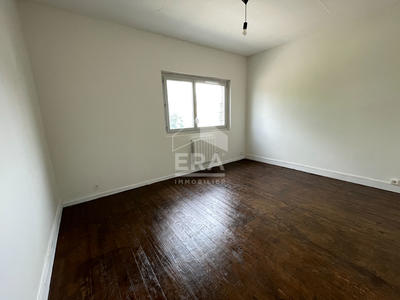 Immeuble - 90 m² - 5 pièces