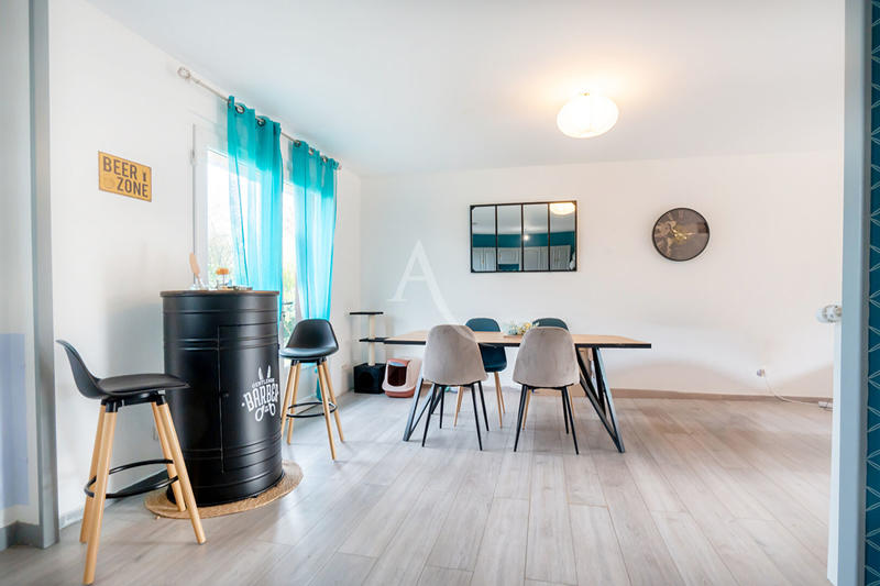 Maison - 98 m² - 5 pièces