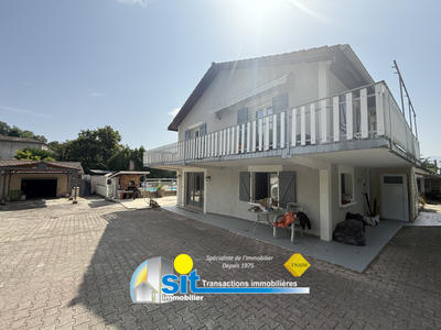 Maison - 200 m² - 7 pièces