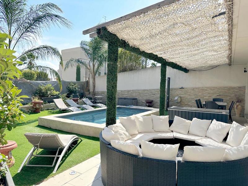 Maison - 200 m² - 5 pièces