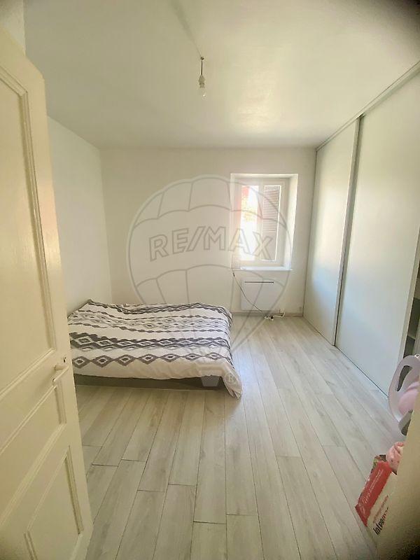 Appartement - 102 m² - 4 pièces