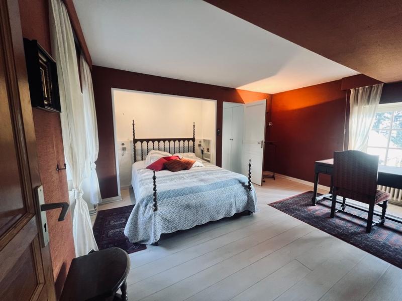 Propriété - 310 m² - 10 pièces