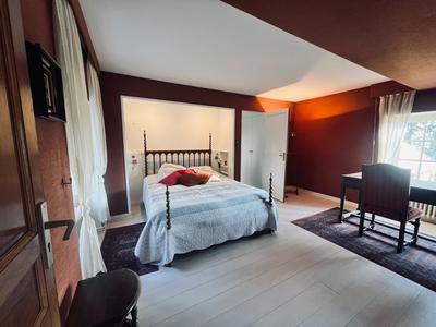 Propriété - 310 m² - 10 pièces