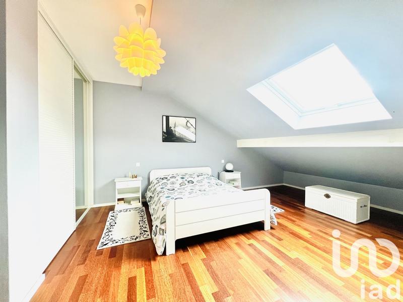 Maison - 180 m² - 8 pièces