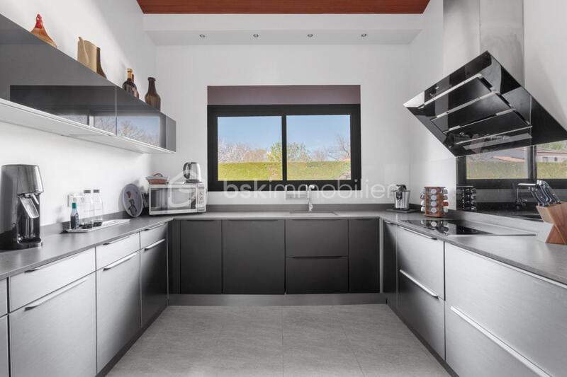 Maison - 185 m² - 5 pièces