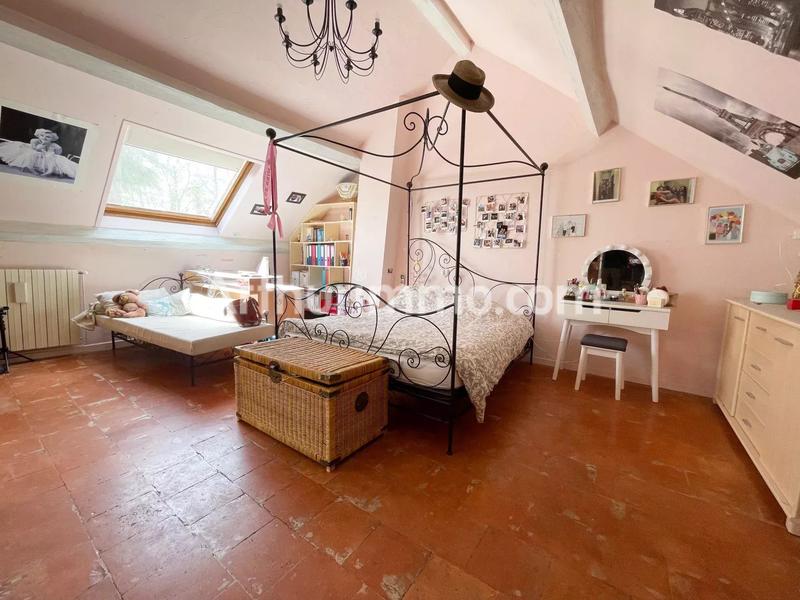 Maison - 350 m² - 10 pièces