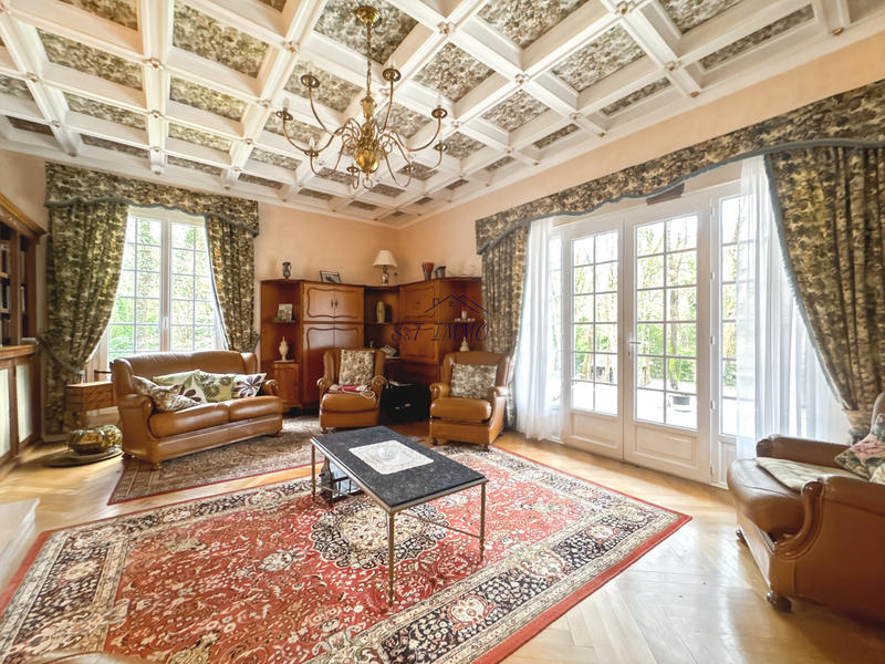 Propriété - 170 m² - 8 pièces