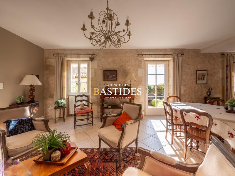 Maison ancienne - 187 m² - 6 pièces