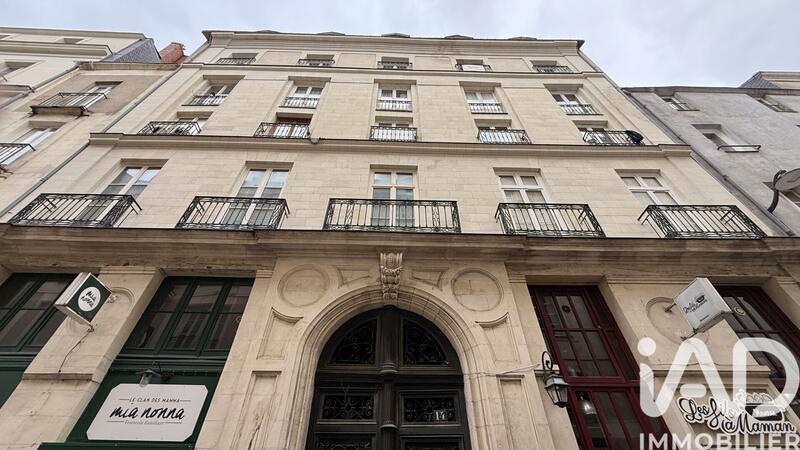 Studio - 25 m² - 1 pièce