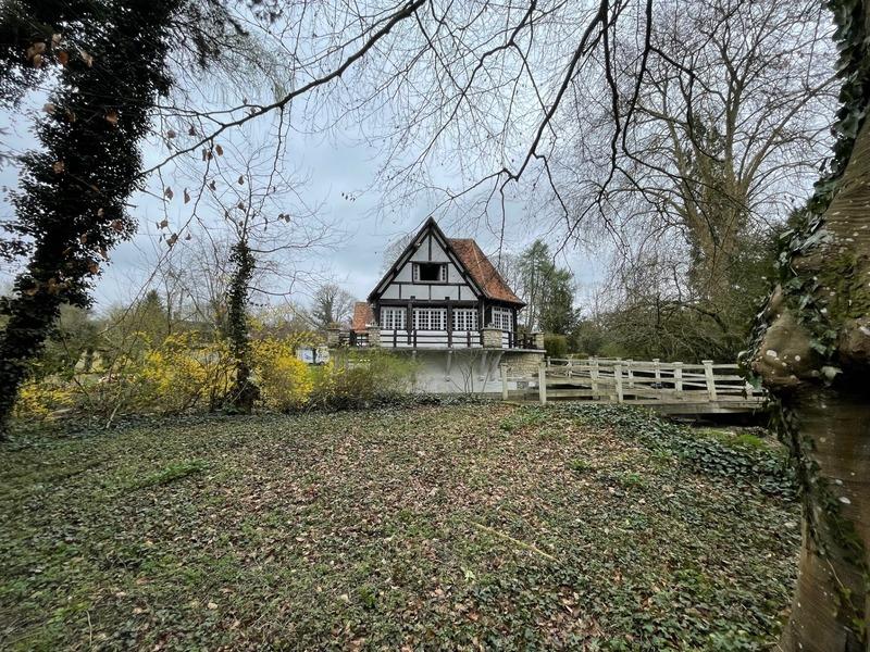 Propriété - 284 m² - 10 pièces