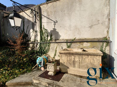 Maison - 266 m² - 8 pièces