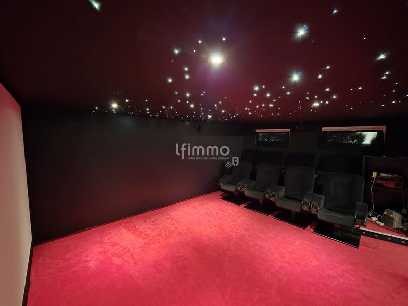 Maison - 160 m² - 8 pièces