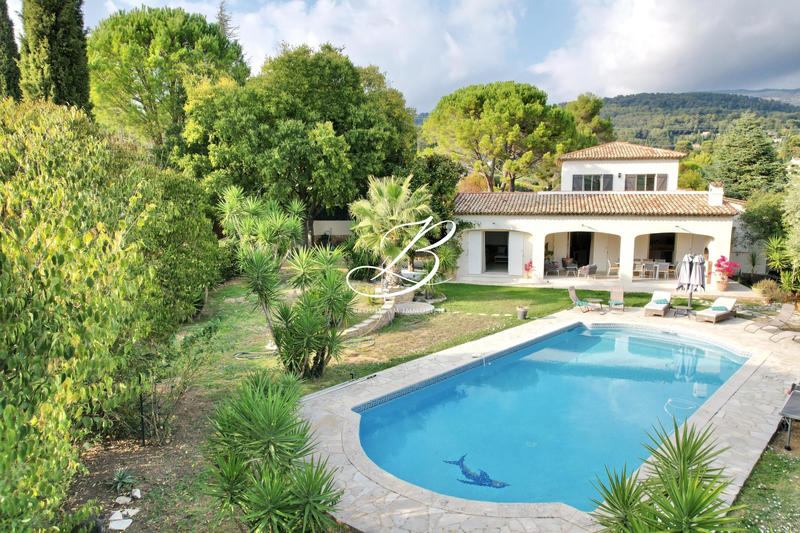 Maison - 200 m² - 7 pièces