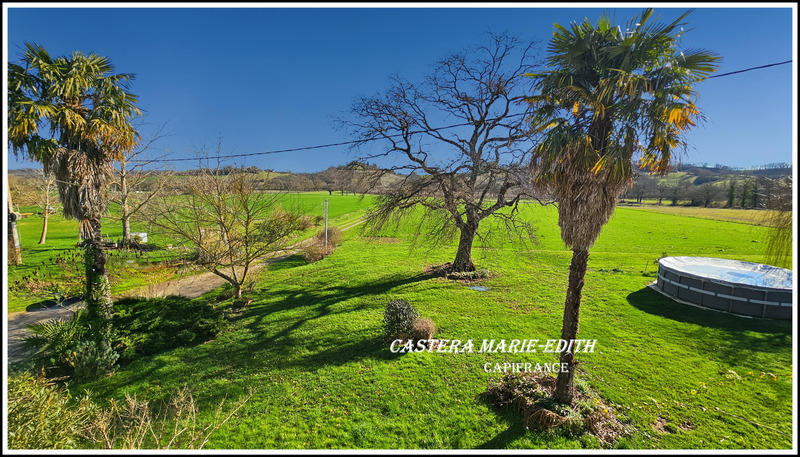 Corps de ferme - 8 000 m² - 7 pièces