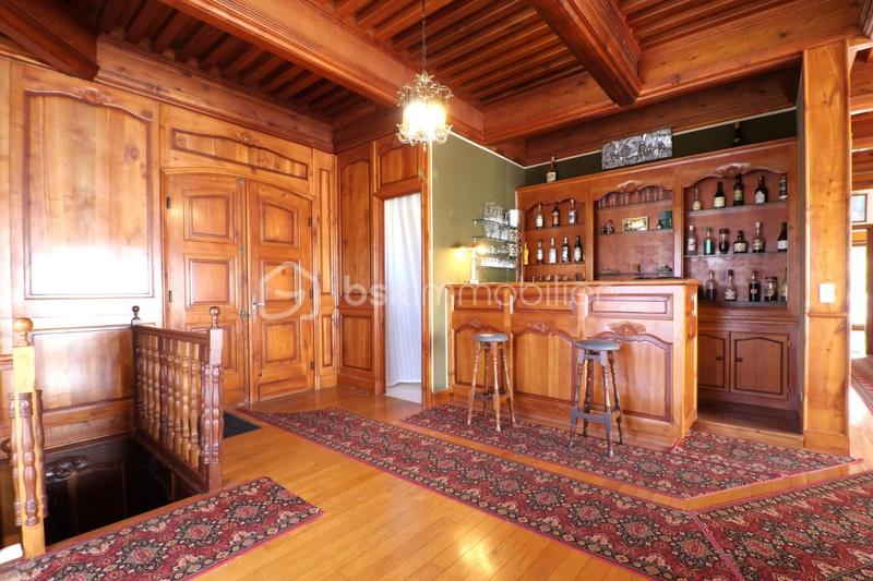 Propriété - 230 m² - 7 pièces