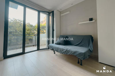 Studio - 11 m² - 1 pièce