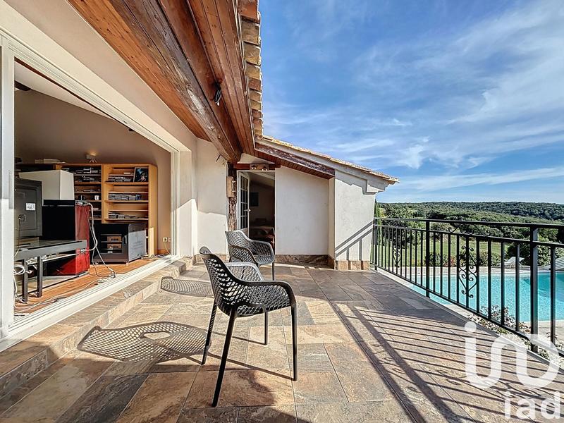 Maison - 660 m² - 16 pièces