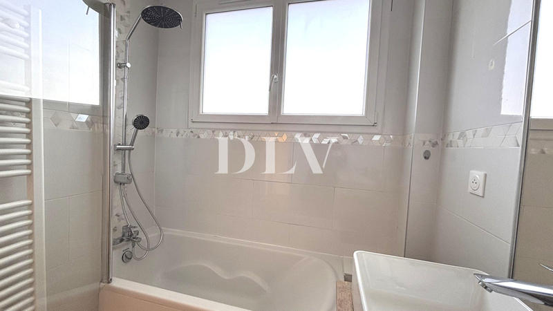 Appartement - 75 m² - 5 pièces