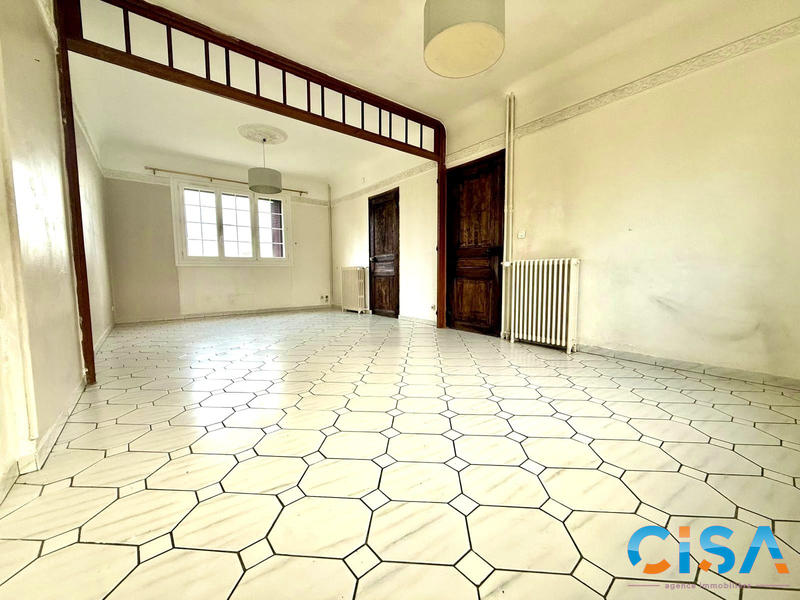 Maison - 121 m² - 6 pièces