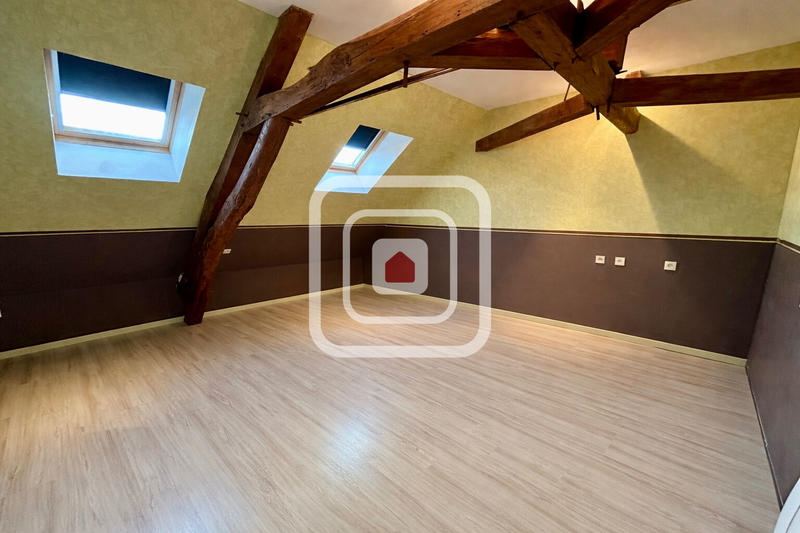 Maison - 211 m² - 8 pièces