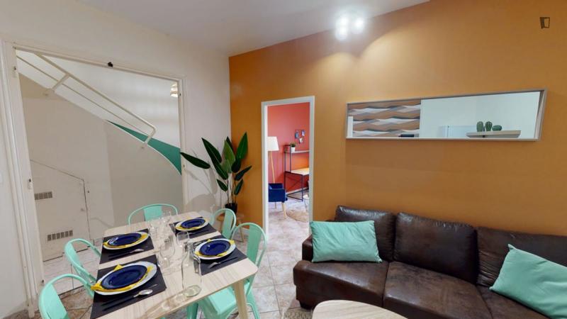 Chambre - 11 m² - 6 pièces