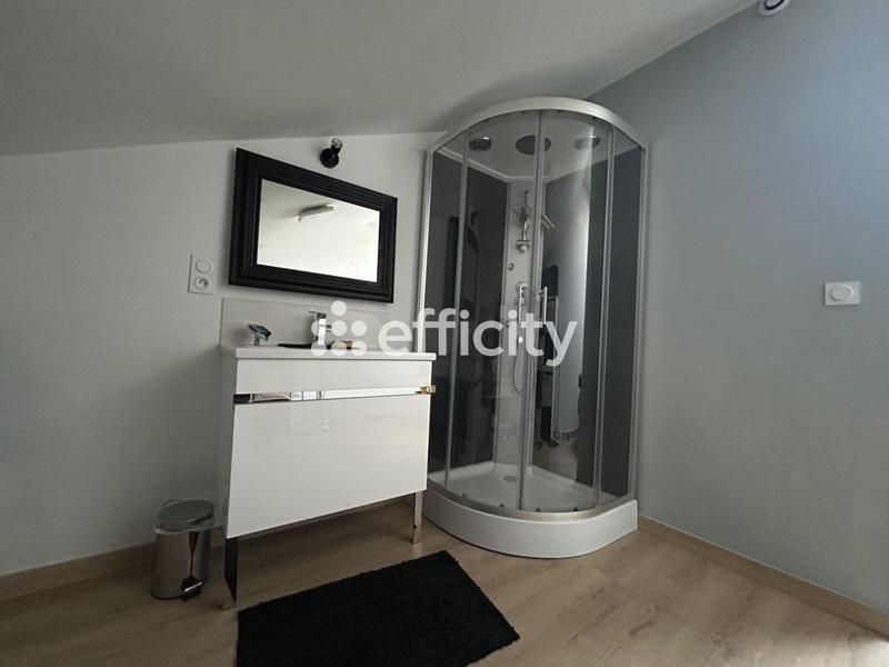 Appartement - 222 m² - 8 pièces