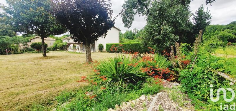 Maison - 225 m² - 9 pièces