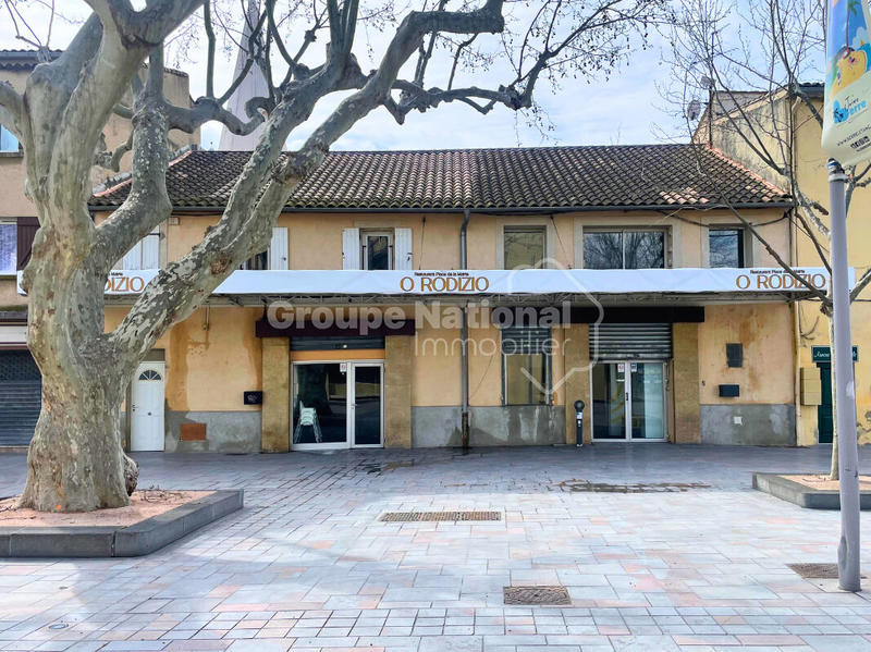 Local commercial - 200 m² - 3 pièces