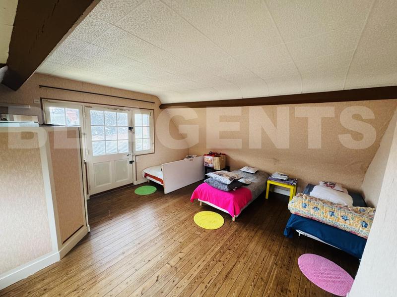 Maison - 200 m² - 7 pièces