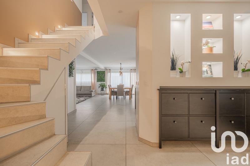 Maison - 184 m² - 7 pièces