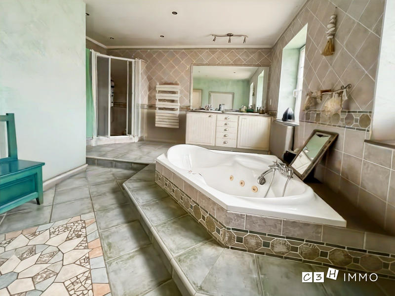 Maison ancienne - 195 m² - 5 pièces