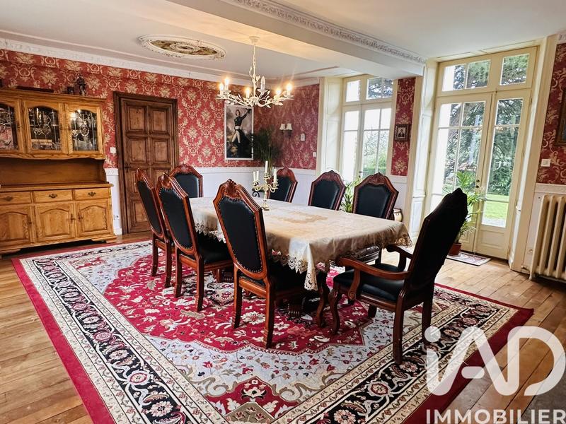 Maison - 380 m² - 11 pièces