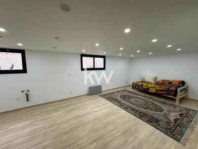 Maison - 200 m² - 8 pièces