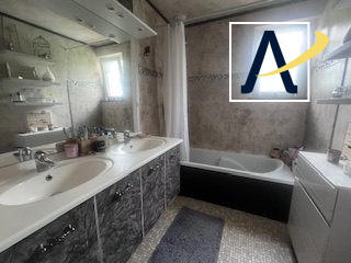 Maison - 101 m² - 5 pièces