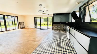 Maison - 136 m² - 6 pièces