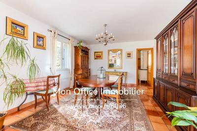 Maison - 185 m² - 7 pièces