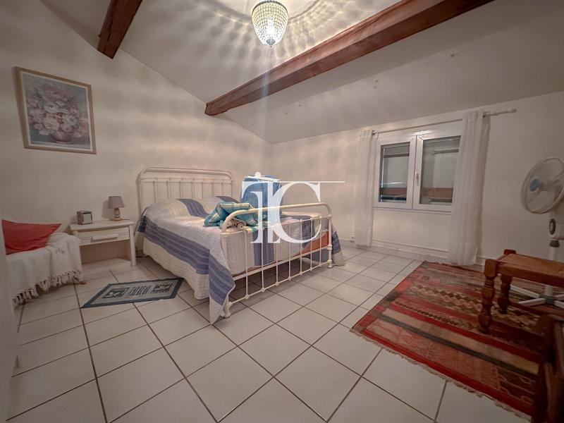 Maison - 245 m² - 8 pièces