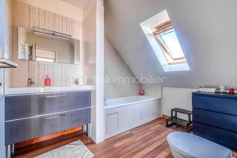 Maison traditionnelle - 85 m² - 3 pièces