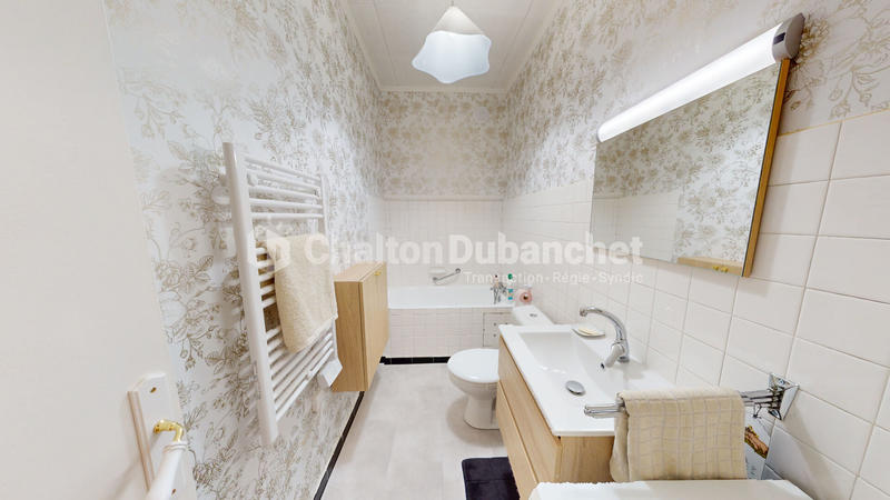 Maison - 188 m² - 8 pièces