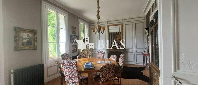 Maison ancienne - 245 m² - 9 pièces