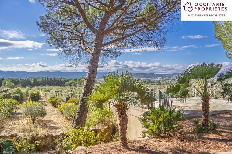 Propriété - 320 m² - 7 pièces