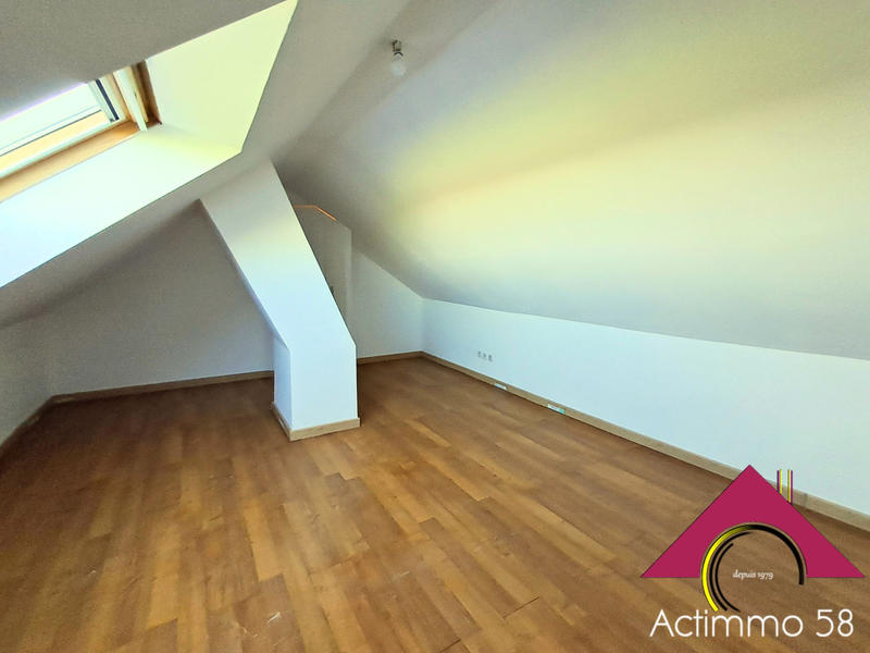 Maison - 171 m² - 9 pièces