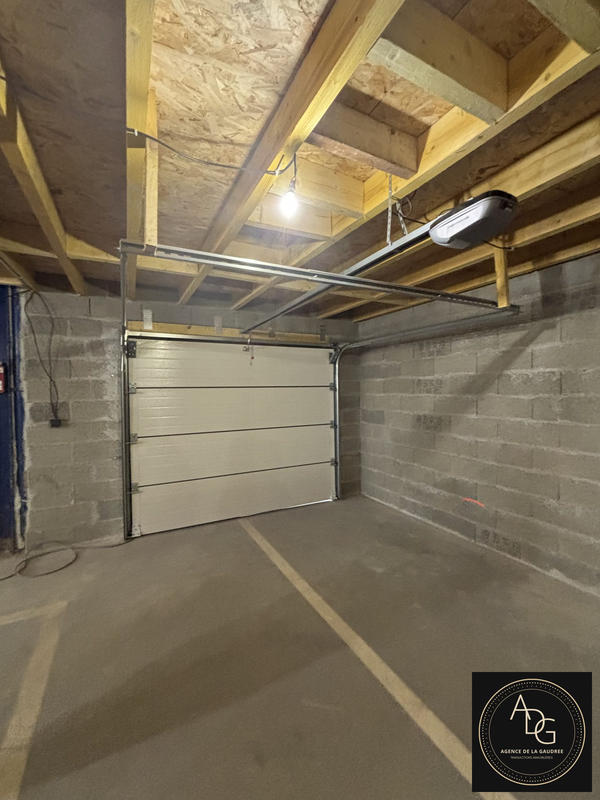 Local d'activités - 85 m² - 1 pièce