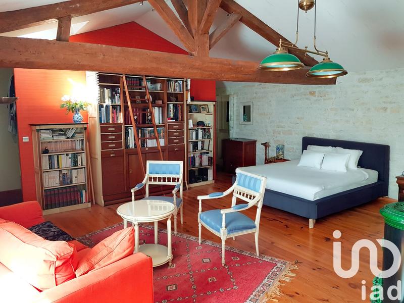 Maison - 280 m² - 8 pièces