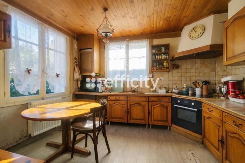 Pavillon - 150 m² - 7 pièces