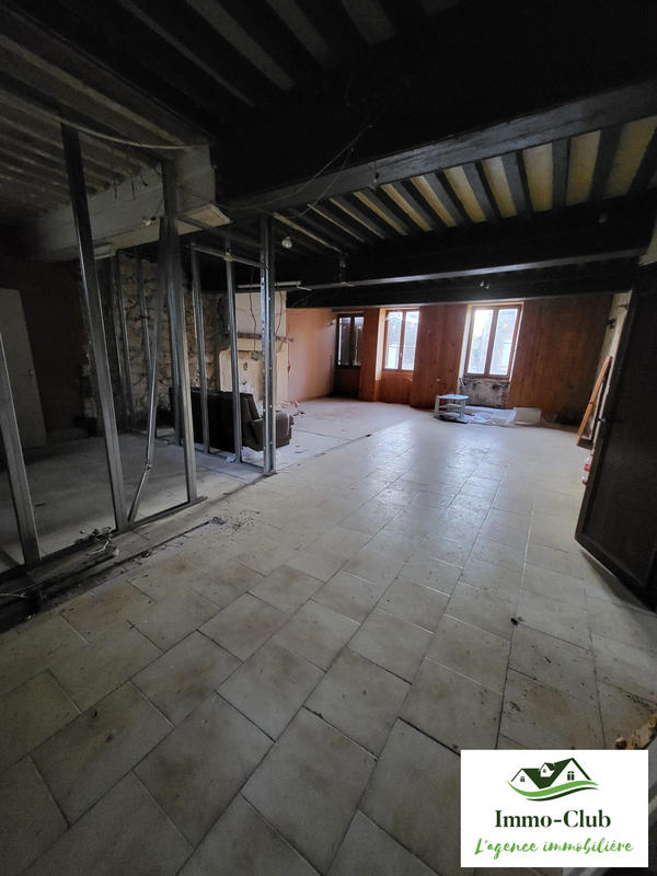 Maison ancienne - 180 m² - 3 pièces