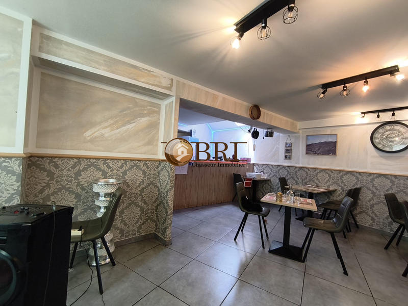 Local commercial - 110 m² - 2 pièces